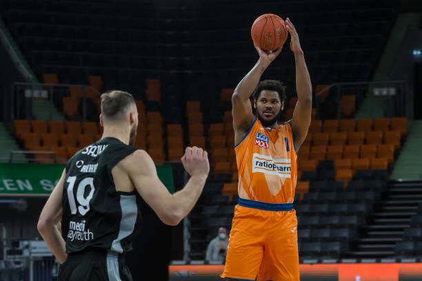 表现一如他 表现一如他